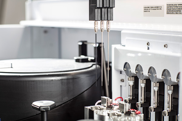 Three probes of CellMek SPS ready for precise sample preparation.