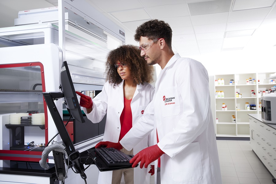 users working with Cydem VT Automated Clone Screening System 