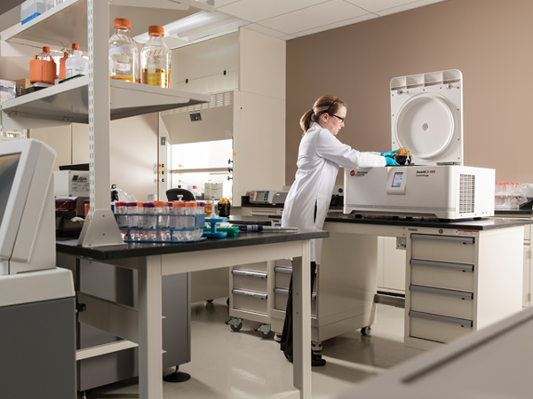 Avanti J-15R benchtop centrifuge