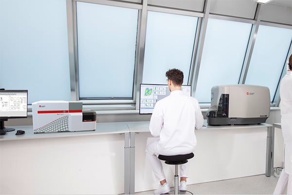 Operator working in Kaluza C software
